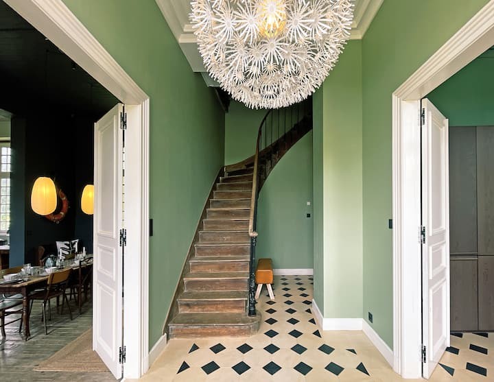 Wandanstrich und Türmontagen mit Zargen